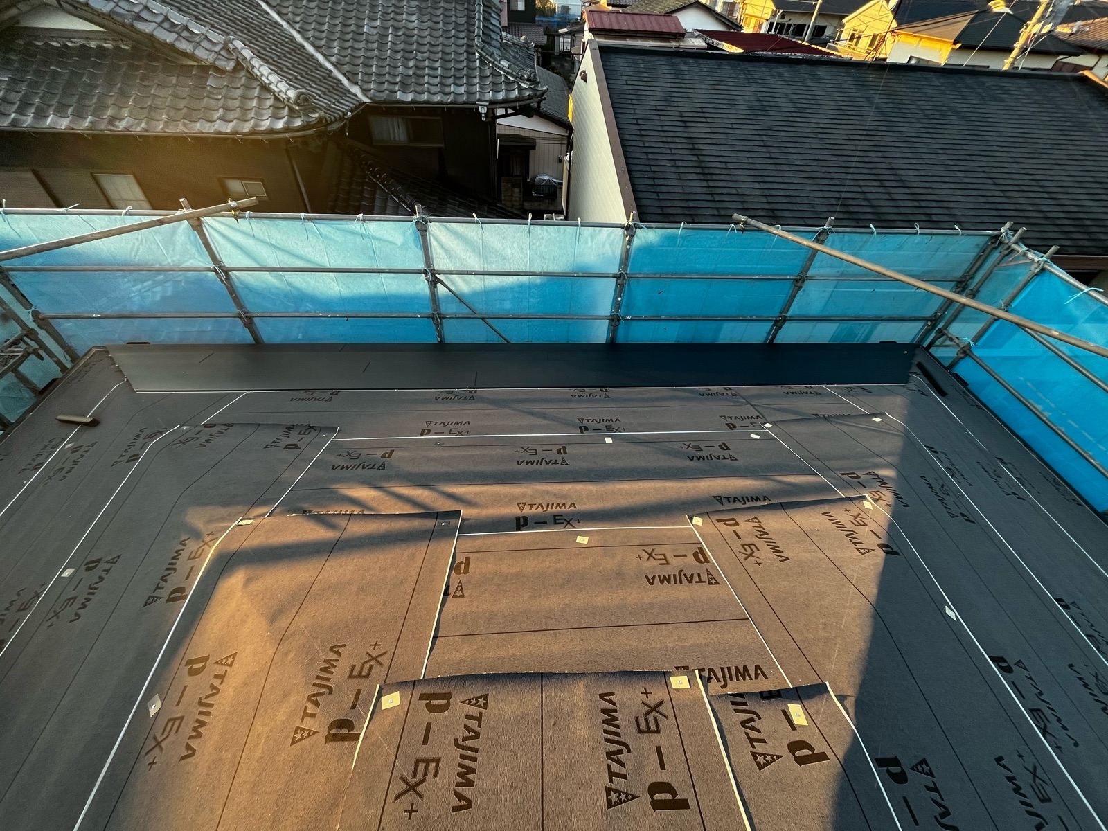 防水紙　敷き設後