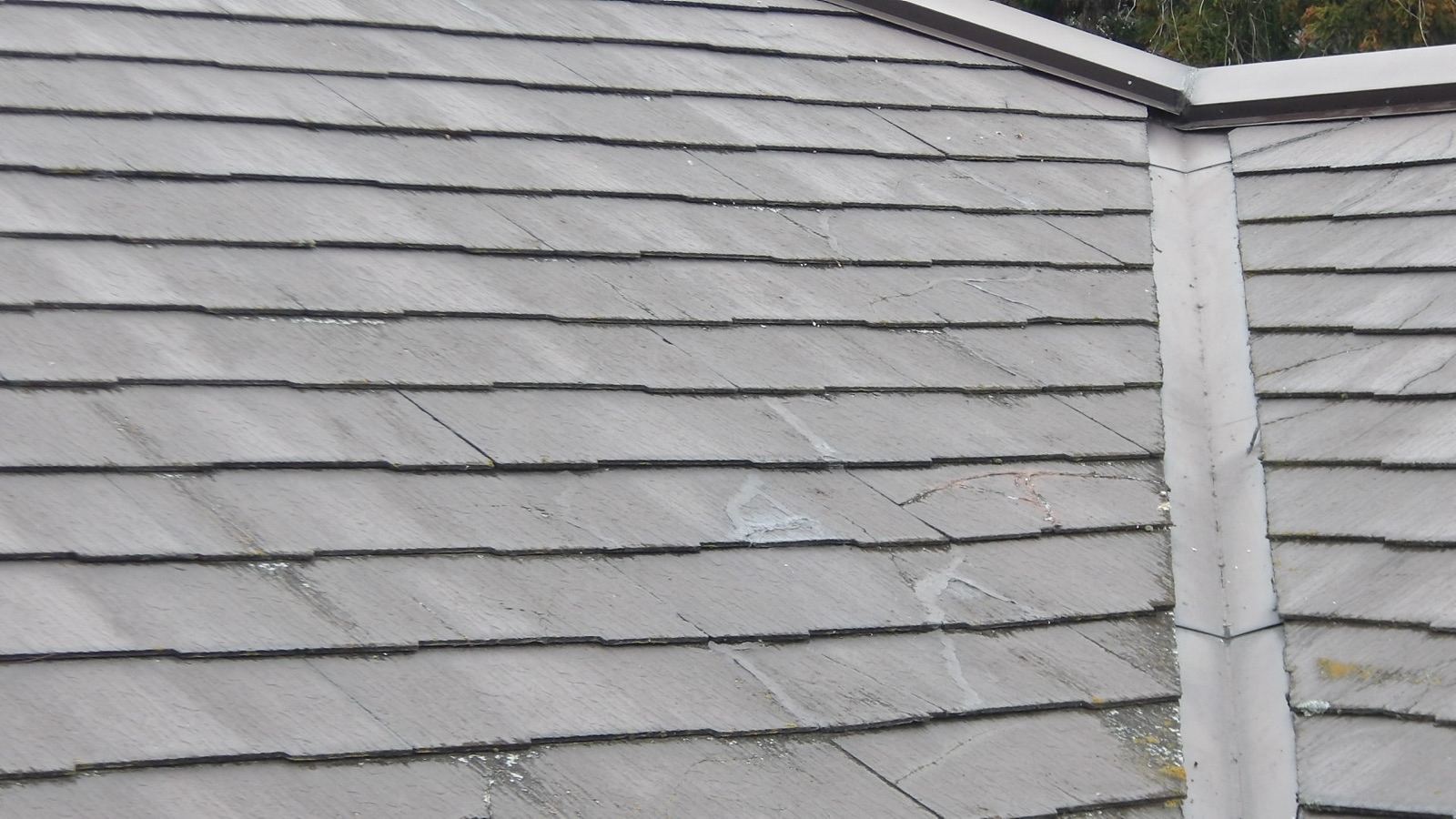 ひび割れたスレート