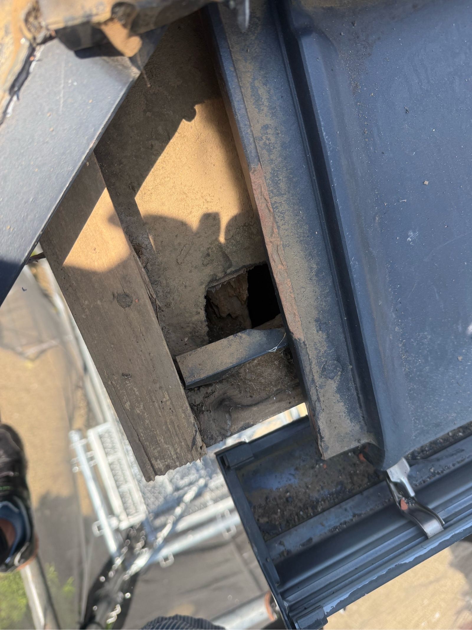 ケラバ瓦　一時撤去