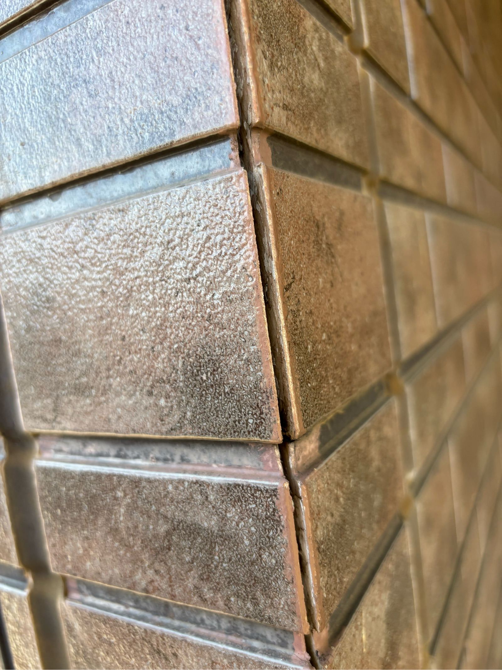 外壁コーナー部分の隙間