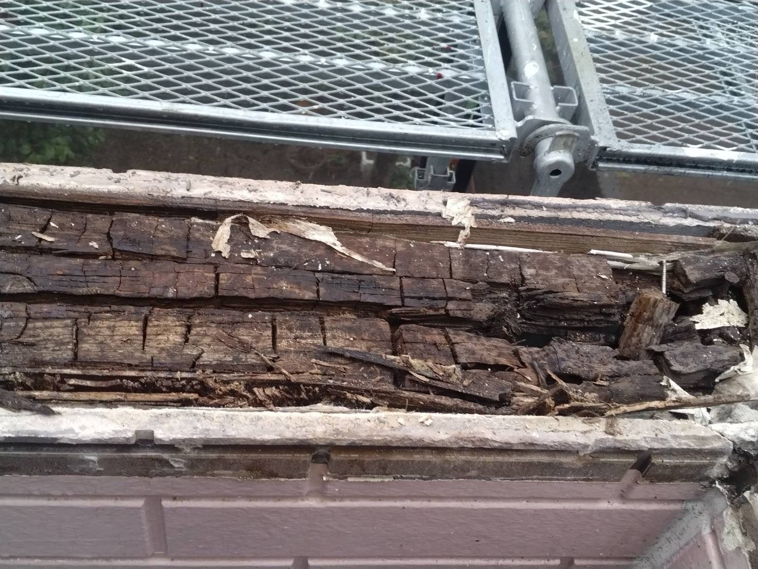 ベランダ笠木腐食