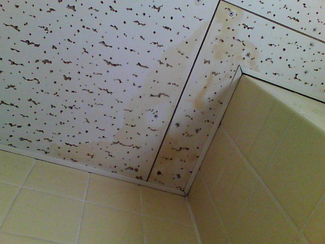 かすみがうら市でテナントビルの雨漏り診断！ゴムシート防水とALC外壁の劣化状況