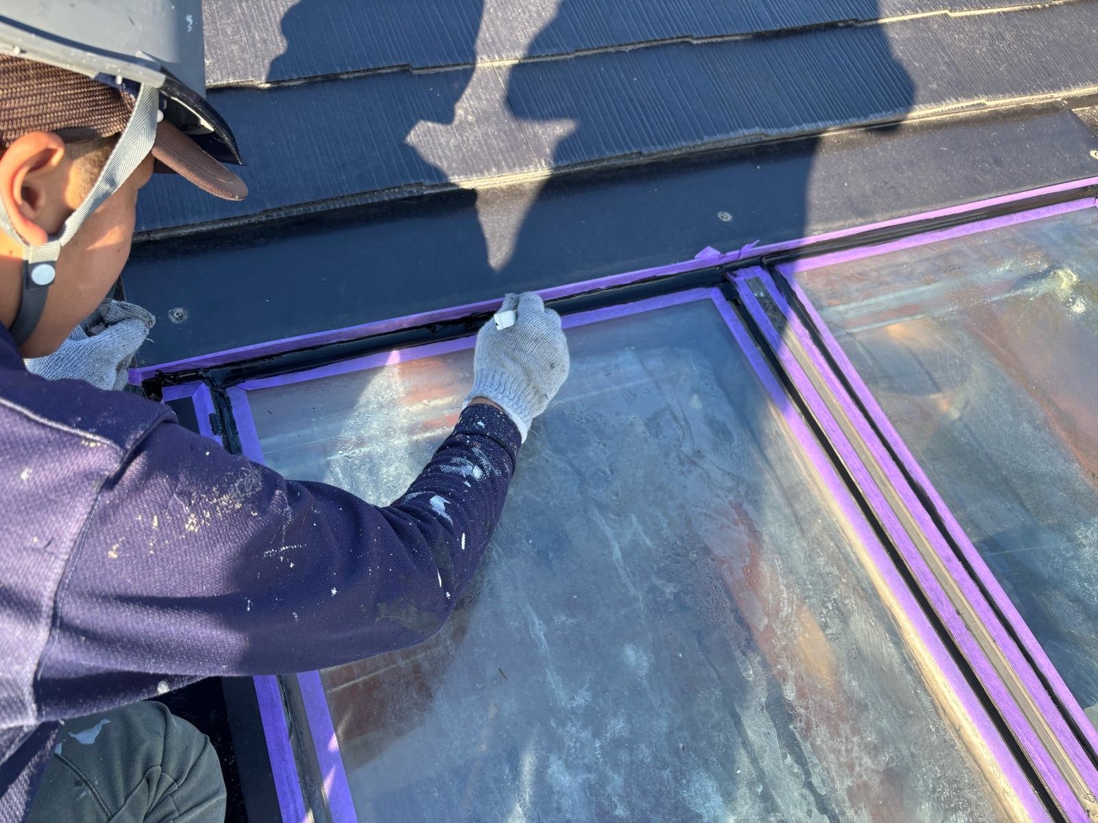 石岡市：工期１日＆工費4万円で天窓からの雨漏り補修工事！天窓のシーリング補修工事は霞美装におまかせください！