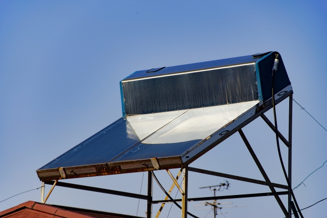 朝日ソーラー温水器屋根AC写真画像