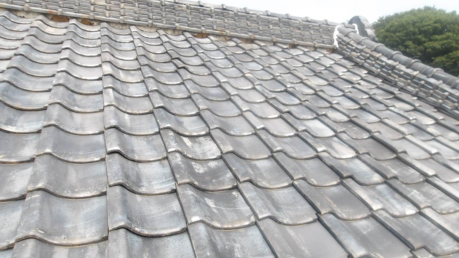 高く積まれた熨斗瓦