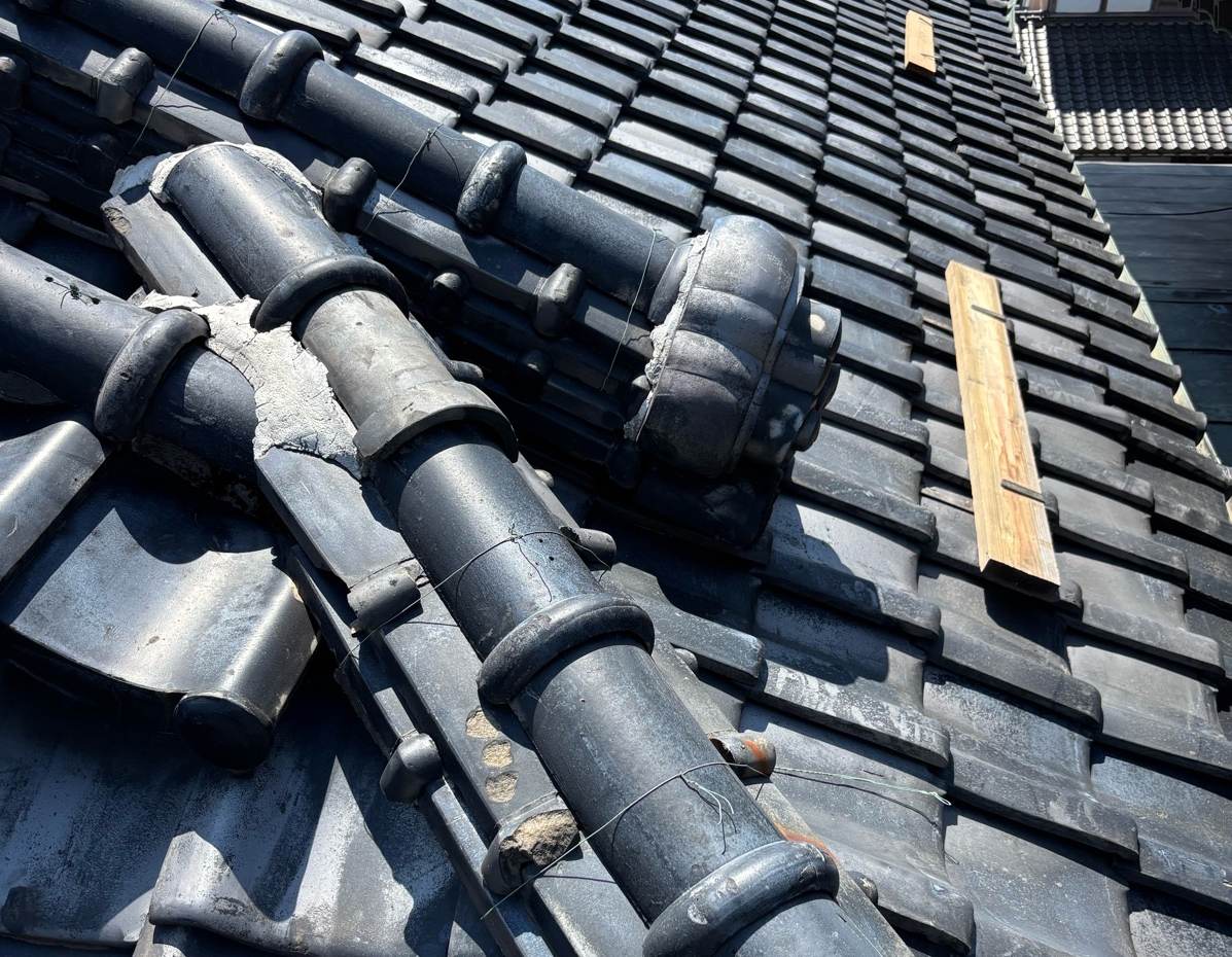 かすみがうら市で雨漏り被害があった瓦屋根の家