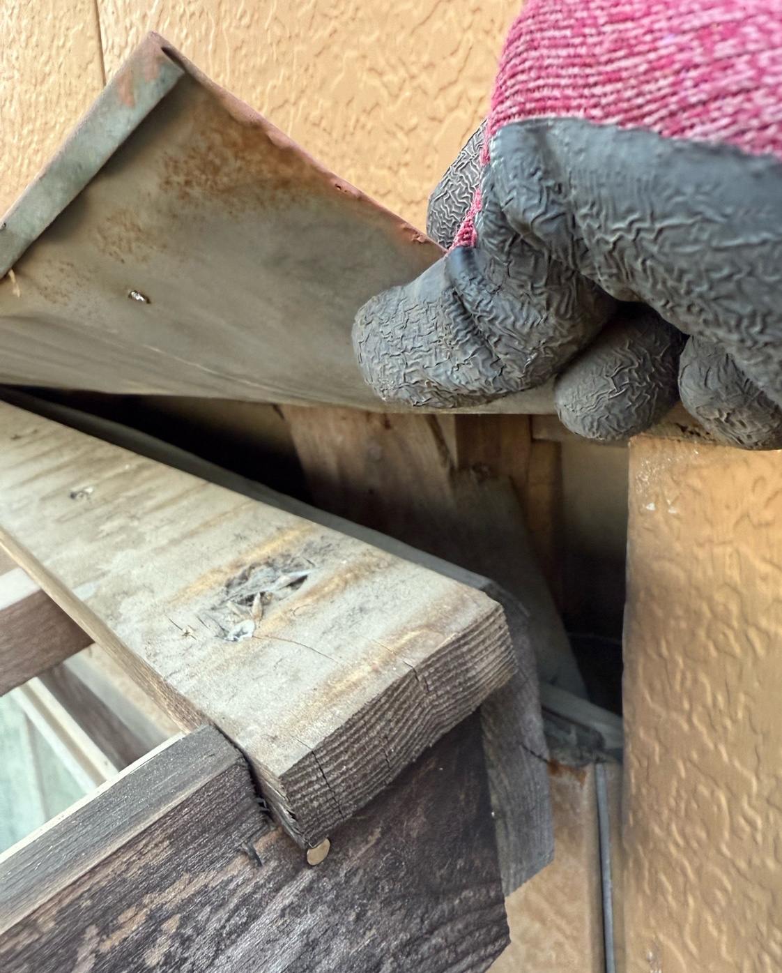 かすみがうら市でポリカ撤去、ペロペロの板金