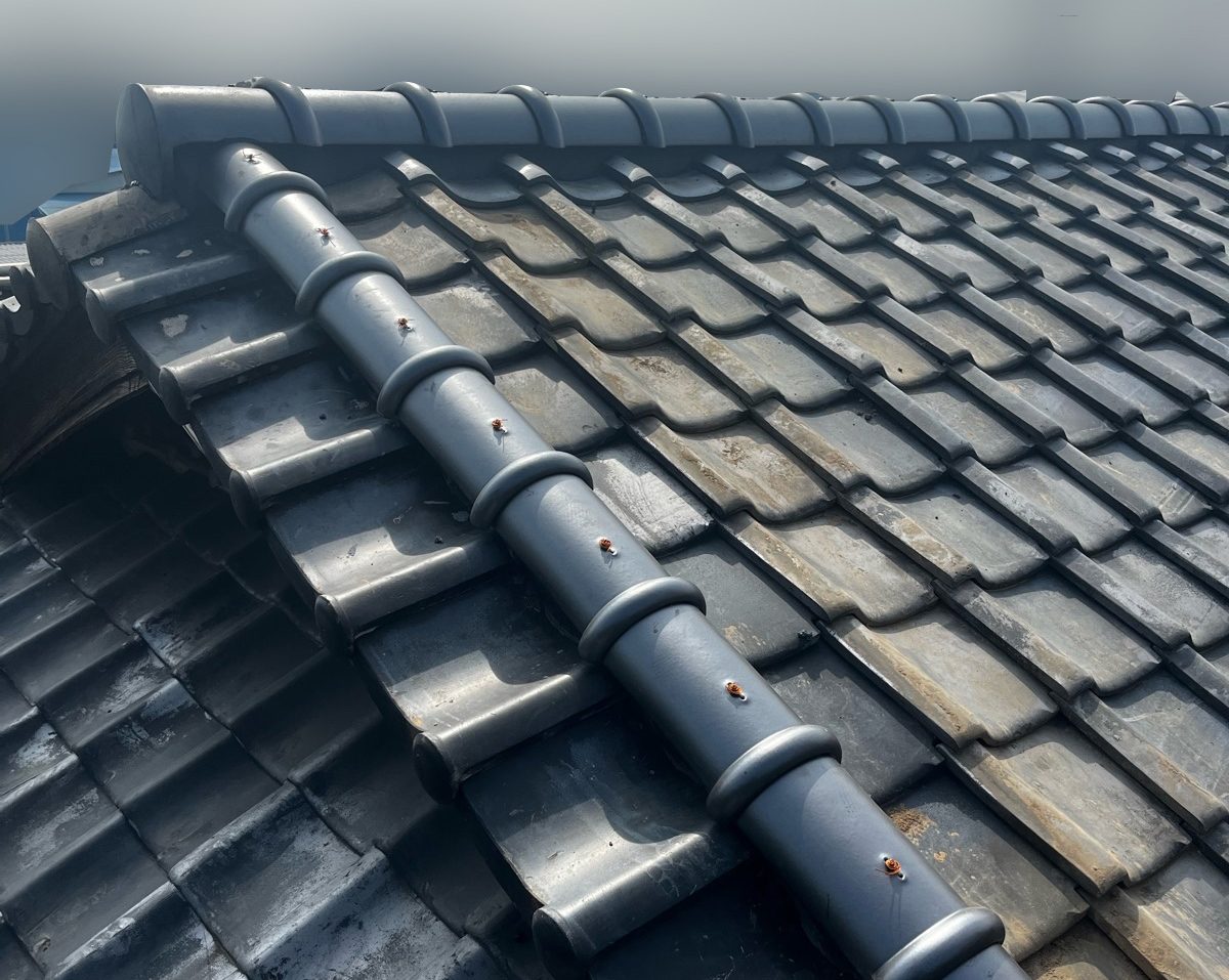 かすみがうら市の雨漏り被害の瓦屋根、棟段数を減らして取り直し