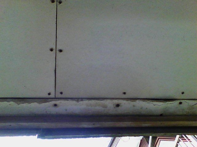 行方市雨漏り現場、軒天張替え