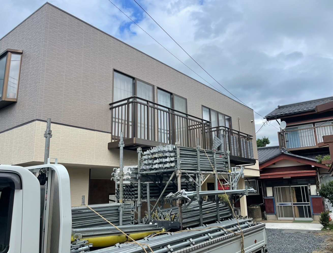 足場解体、行方市塗装現場、雨漏り