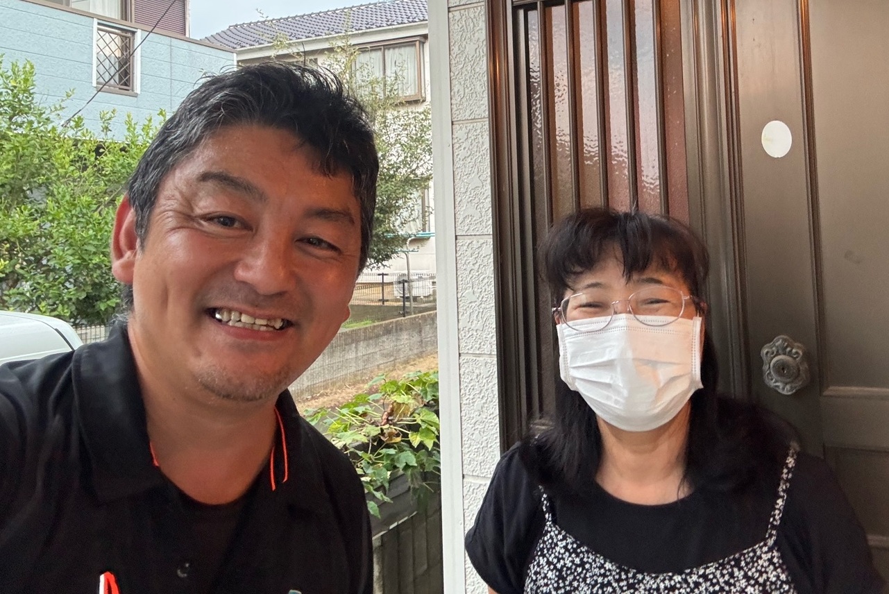 訪問販売に不安…屋根点検で安心！小美玉市で棟板金交換と雨どい清掃工事
