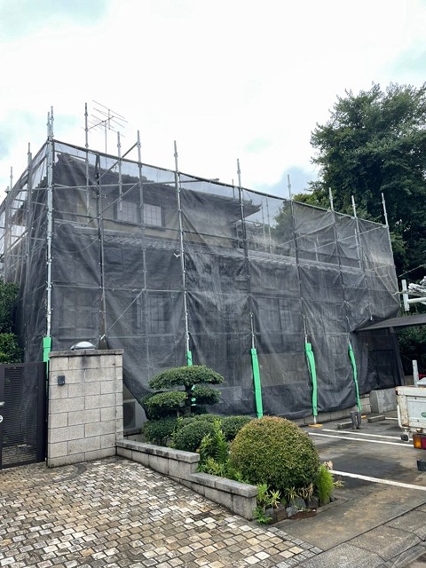 小美玉市の外壁塗装工事！足場設置・高圧洗浄・クラック補修で下地から安心な住まいへ
