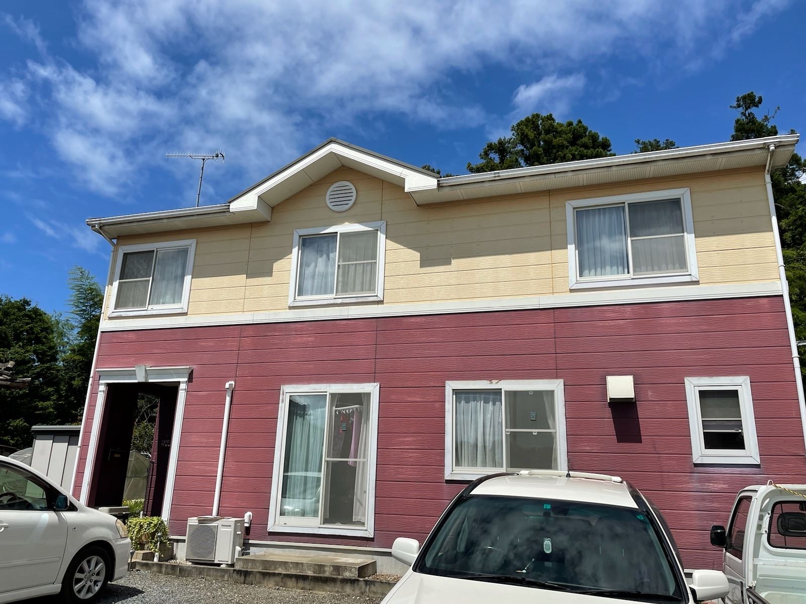 小美玉市の築21年になる住友不動産住宅で現地調査！屋根の塗装と棟板金の修理をご提案