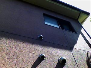 サーモグラフィで外壁内部を調査