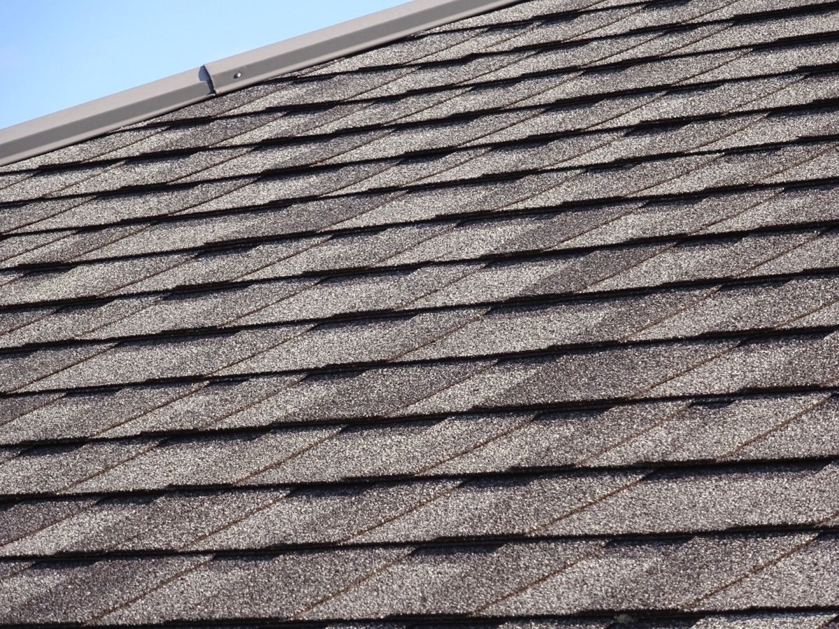 アスファルトシングル屋根の板金塗装