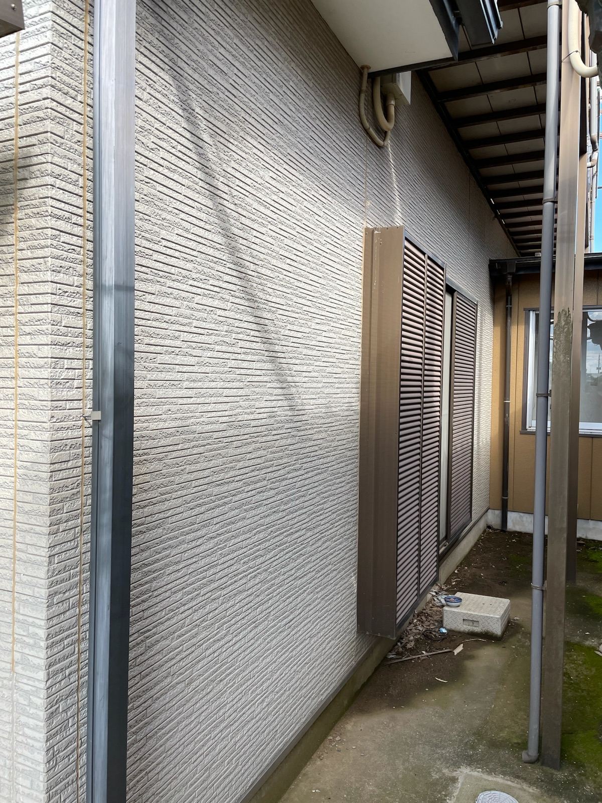 土浦市で、戸建ての外壁にひび割れを発見！？ルーペとサーモカメラで詳しく調査