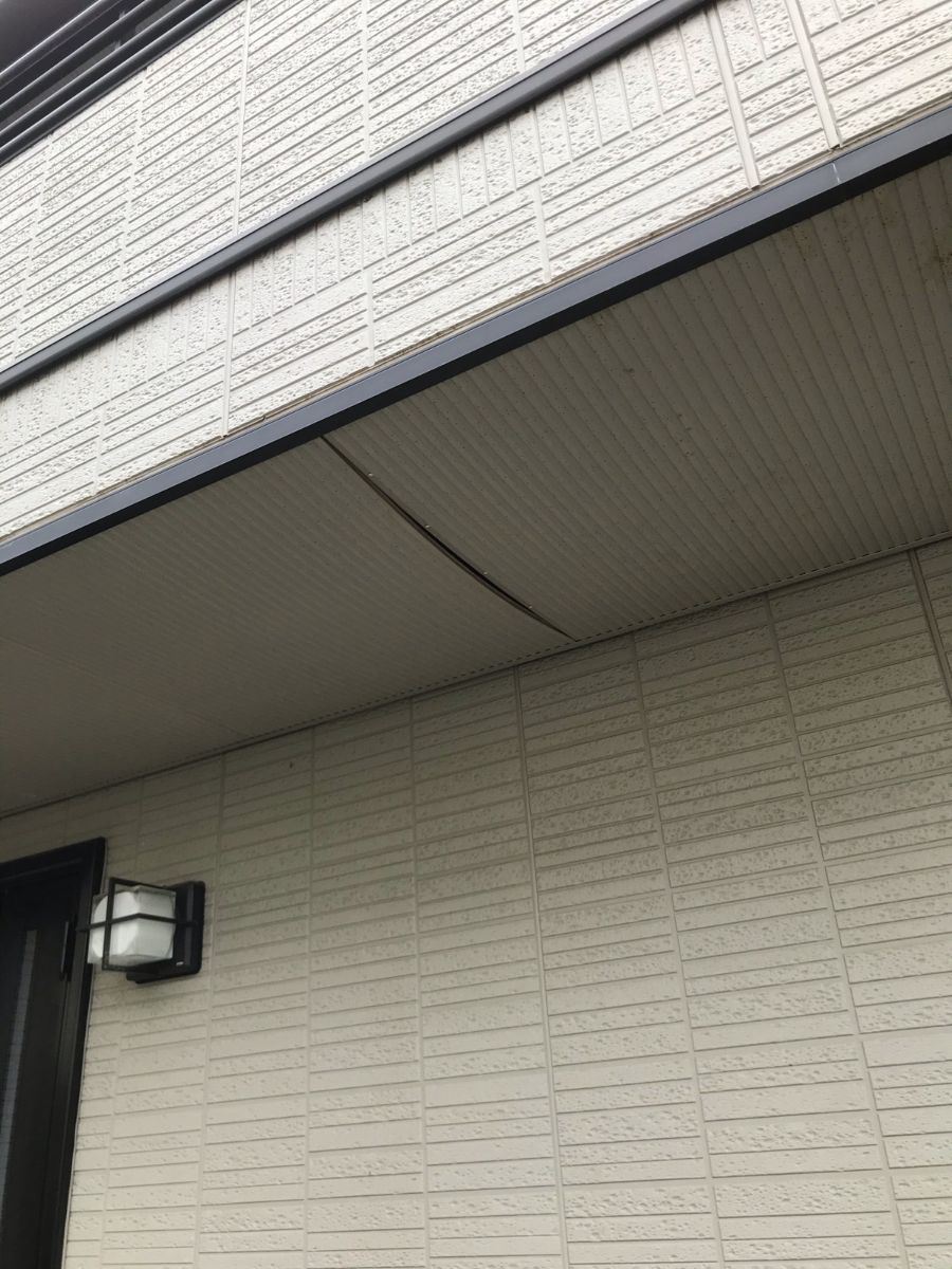 たわんだ軒天
