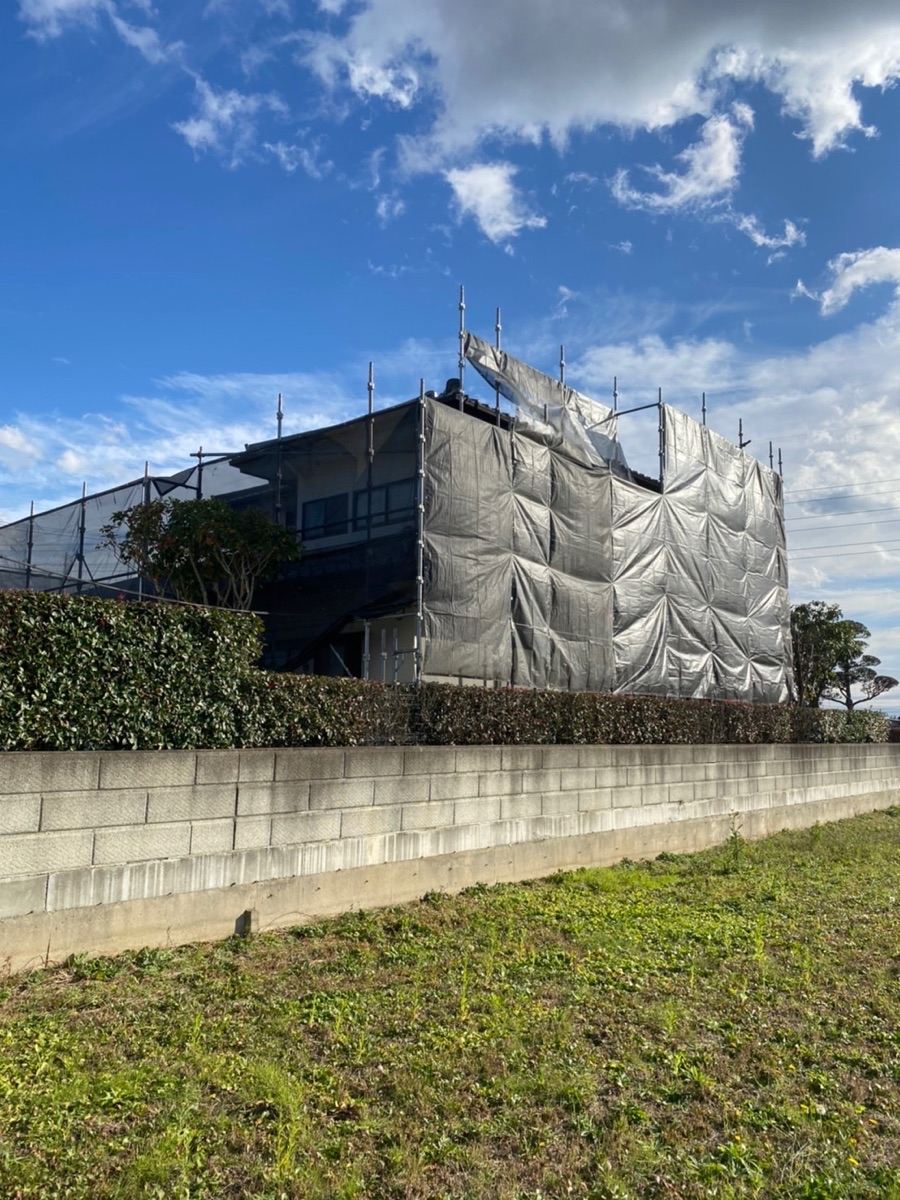 石岡市で、劣化した鬼瓦の漆喰を補修！足場を設置して、屋根も外壁も同時にリフォーム♪