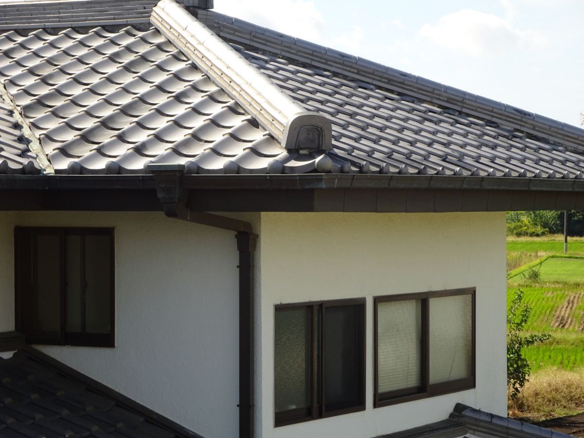 屋根の軒先