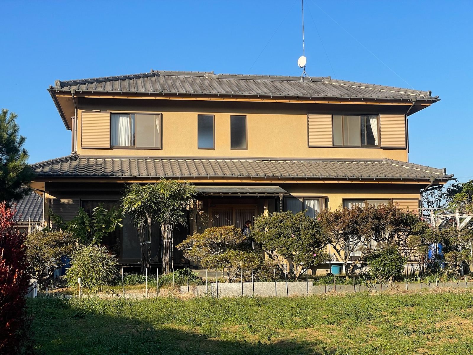 小美玉市｜ドローンを使った空撮で瓦屋根の点検！最新技術で目視できないところまでチェック