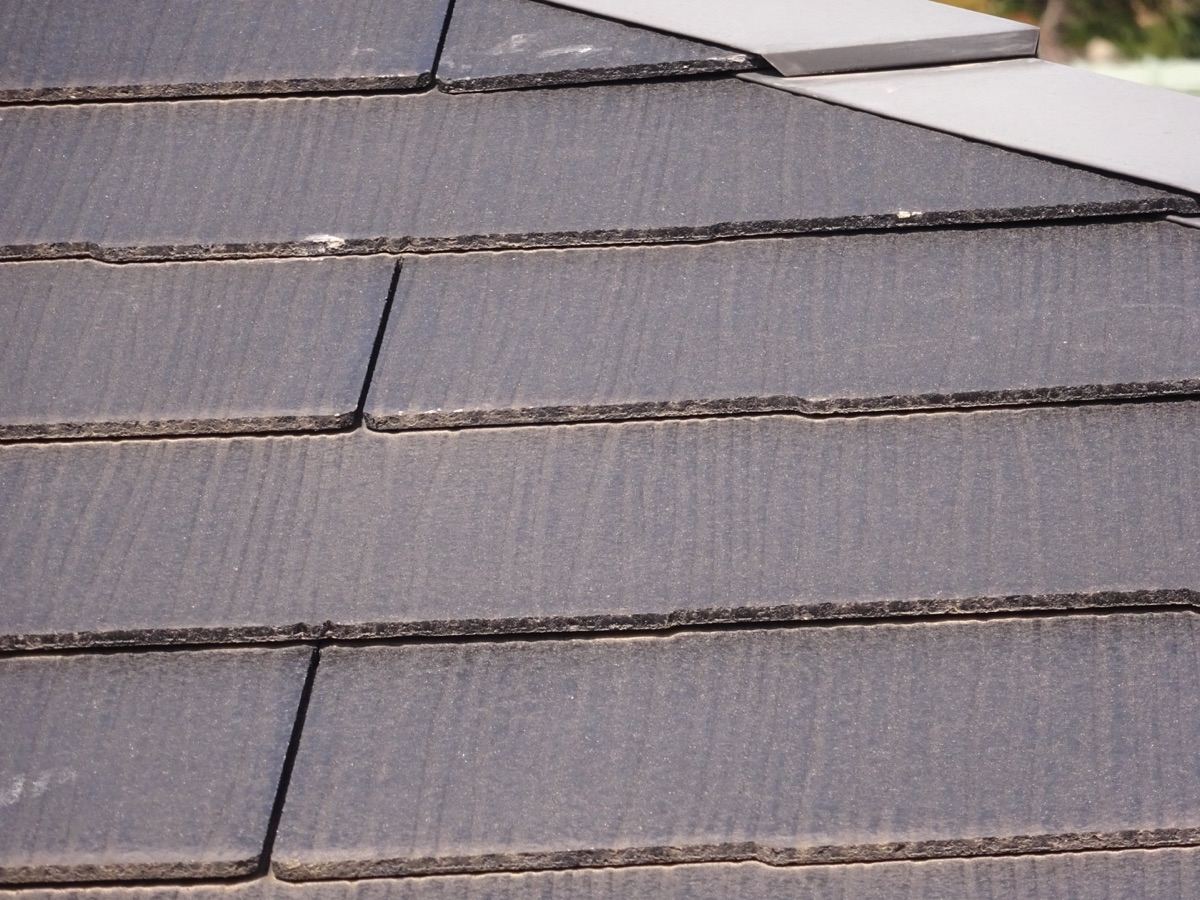 色褪せ・カビ　スレート屋根