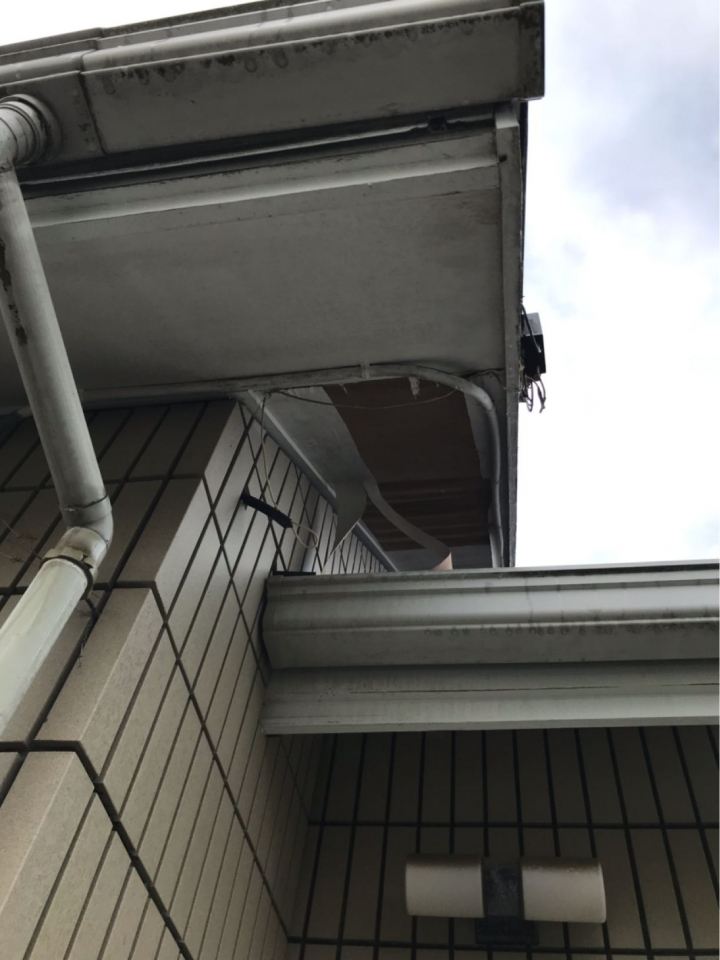 軒天傷み　剥がれ