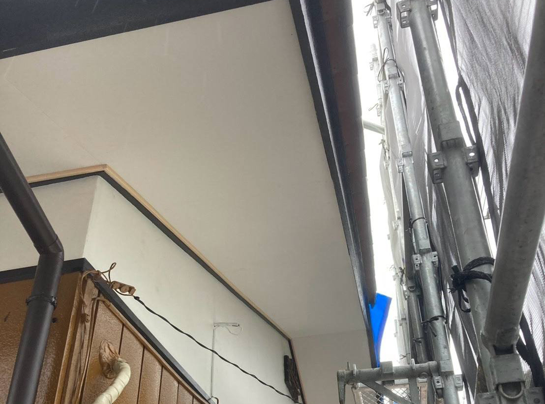 土浦市の軒天張り替えが終わりこのあとに軒天塗装