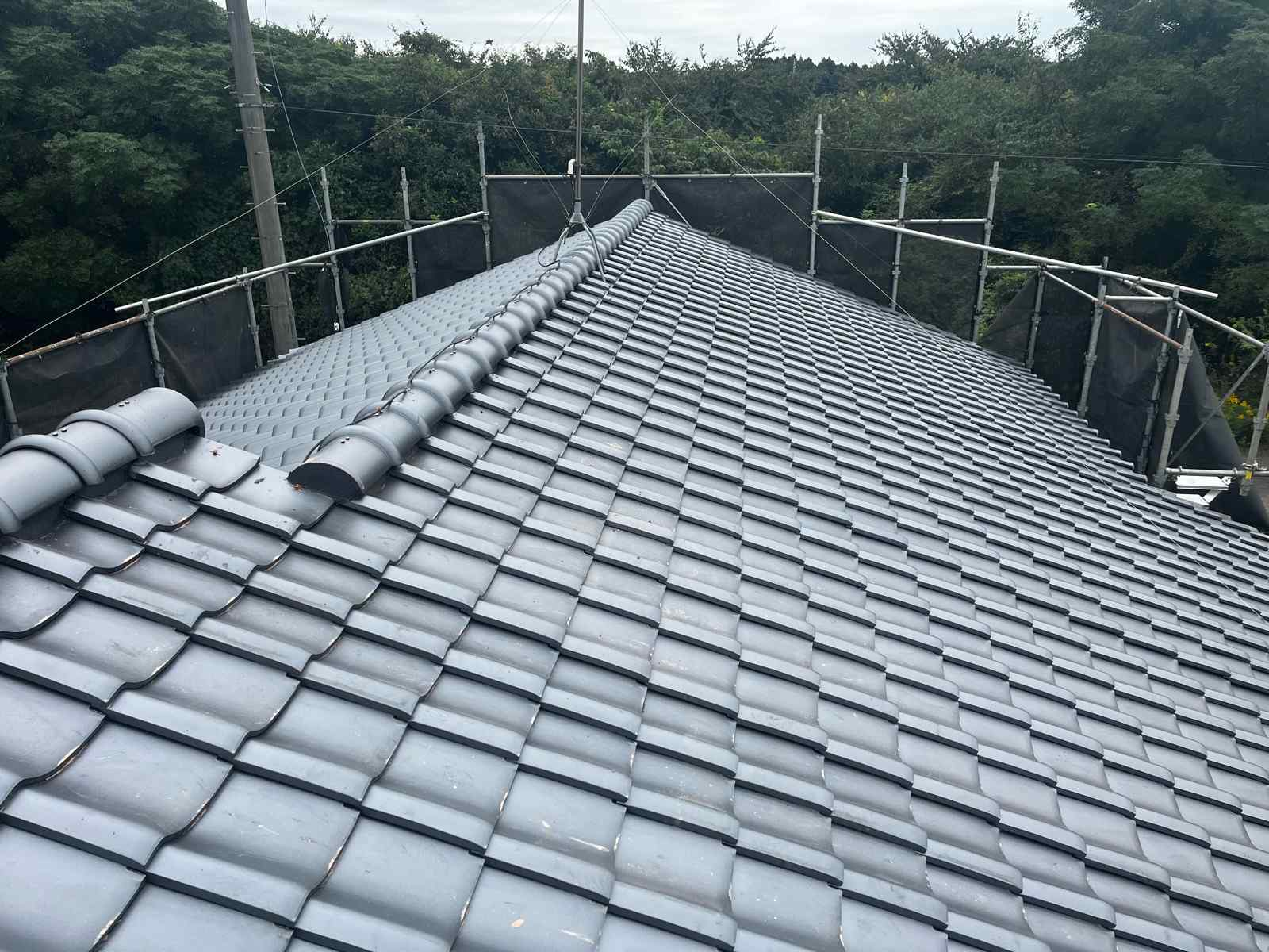 土浦市で施工中の会社の施工が悪いとご相談。屋根の葺き替えの施工完了