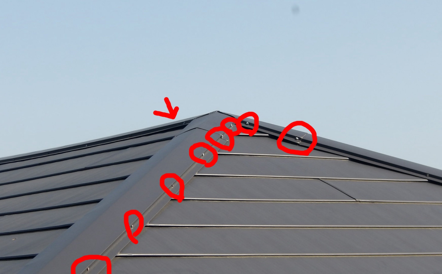 棟板金の浮き上がり