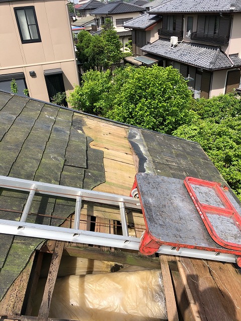 土浦市で空き家の下屋根を部分葺き替え。下地から補強して雨漏り対策も万全に!